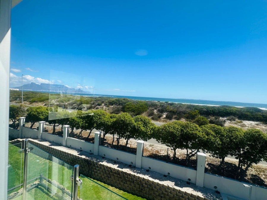 To Let 3 Bedroom Property for Rent in Big Bay Western Cape